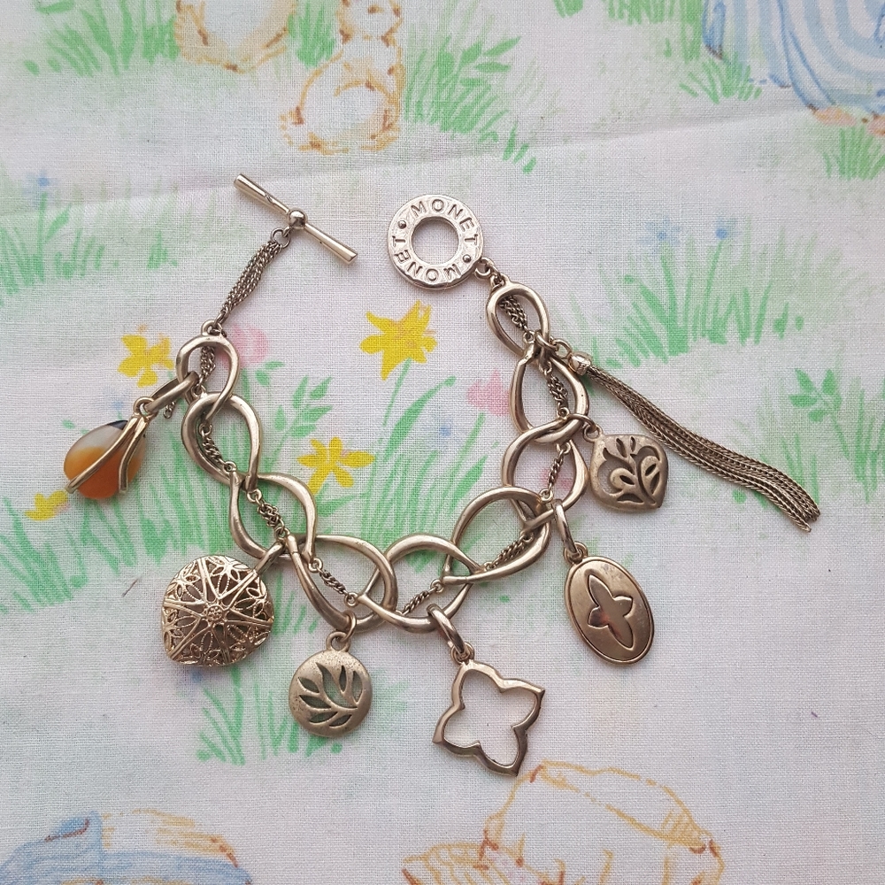 🌙Vintage Monet Golden Charm Bracelet